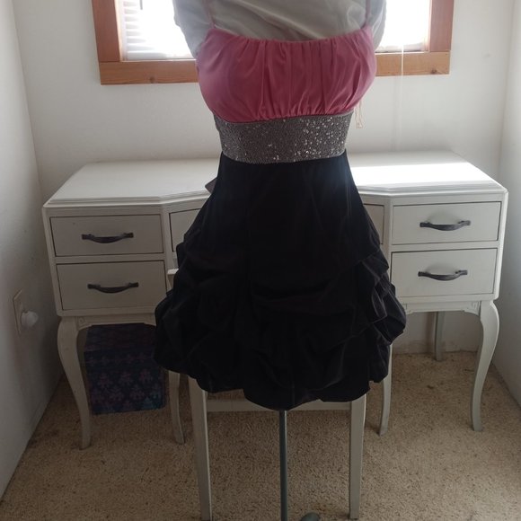 Flirty Party Dress - Picture 1 of 6